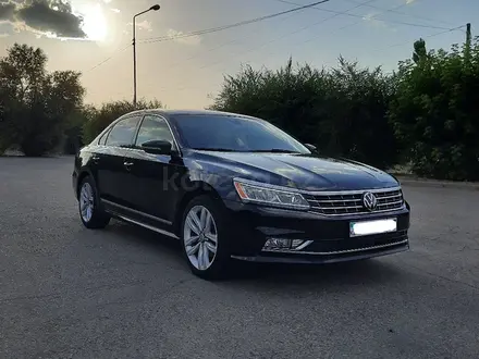 Volkswagen Passat 2017 года за 8 300 000 тг. в Алматы – фото 8