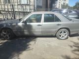 Mercedes-Benz E 230 1991 года за 600 000 тг. в Сатпаев – фото 3