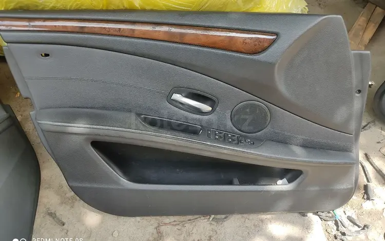 Обшивки дверей салон BMW E60 рестайлинг за 135 000 тг. в Алматы