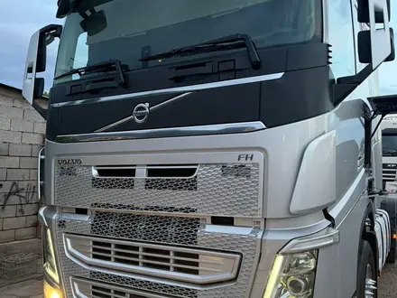 Volvo  FH 2015 года за 21 000 000 тг. в Шымкент – фото 9