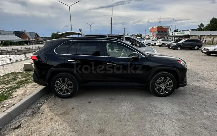 Toyota RAV4 2024 года за 17 800 000 тг. в Алматы