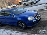 Volkswagen Jetta 2005 года за 3 950 000 тг. в Балхаш – фото 4