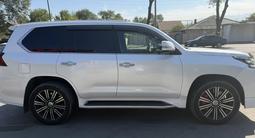Lexus LX 570 2018 годаүшін37 000 000 тг. в Алматы – фото 2