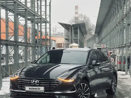 Hyundai Sonata 2022 года за 10 700 000 тг. в Алматы – фото 2