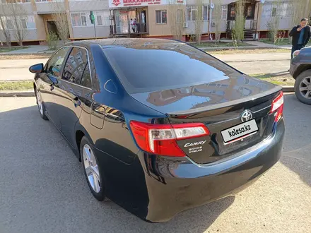 Toyota Camry 2014 года за 5 700 000 тг. в Актобе – фото 4