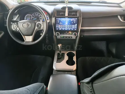 Toyota Camry 2014 года за 5 700 000 тг. в Актобе – фото 8