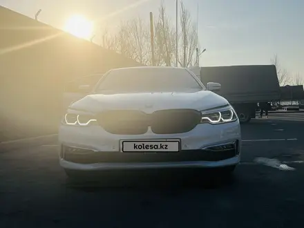 BMW 540 2017 года за 16 600 000 тг. в Алматы – фото 25