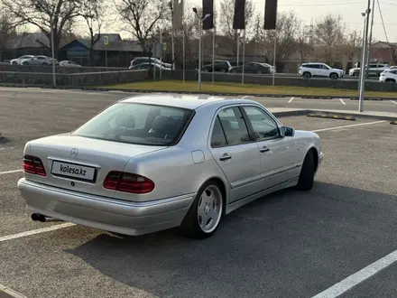 Mercedes-Benz E 320 1998 года за 5 300 000 тг. в Алматы – фото 9