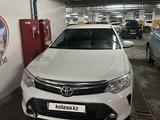 Toyota Camry 2015 года за 12 700 000 тг. в Астана – фото 2