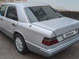 Mercedes-Benz E 200 1990 года за 1 350 000 тг. в Туркестан – фото 2