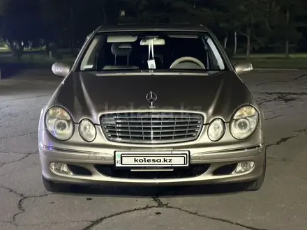 Mercedes-Benz E 320 2003 года за 6 300 000 тг. в Астана