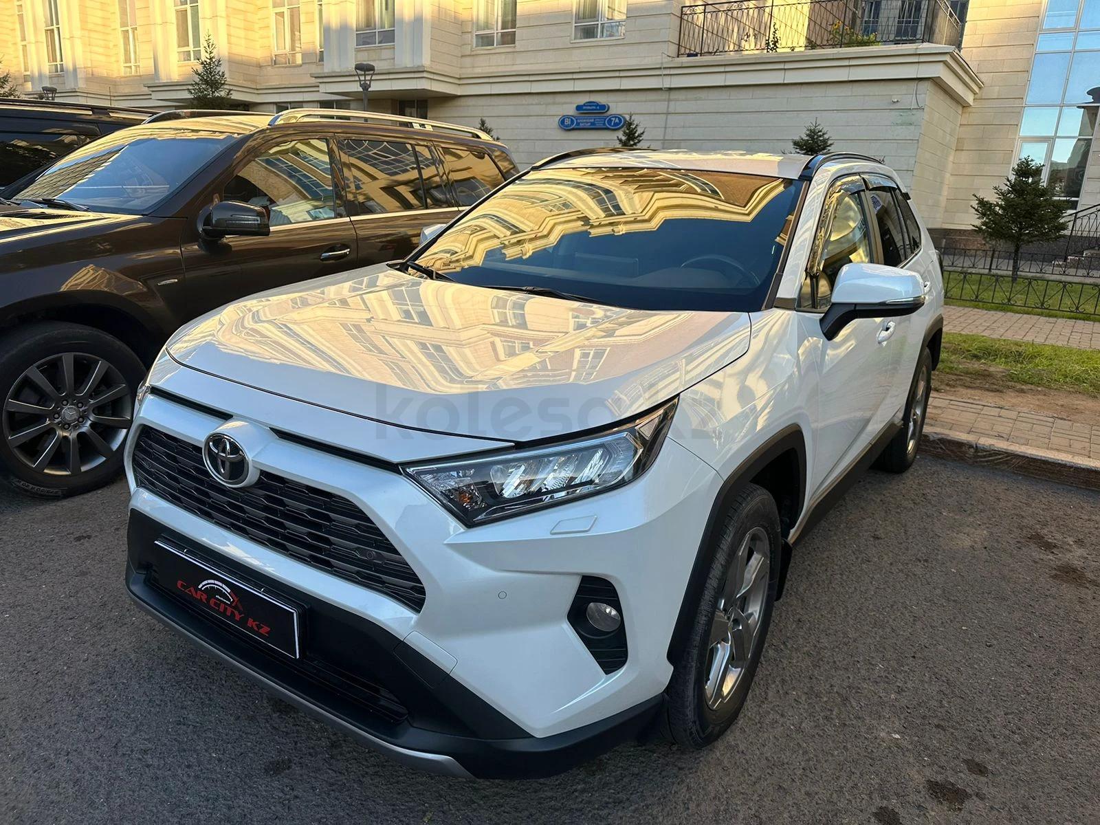 Toyota RAV4 2020 г.