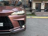 Lexus RX 500h 2023 года за 36 350 000 тг. в Астана – фото 4