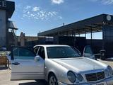Mercedes-Benz E 320 1996 года за 3 000 000 тг. в Алматы