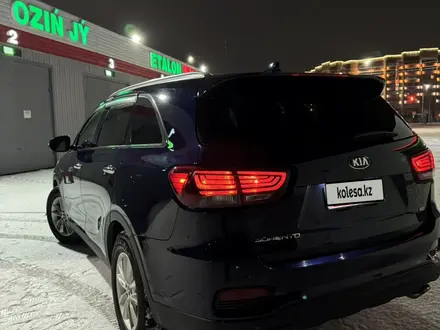 Kia Sorento 2019 года за 9 500 000 тг. в Актобе – фото 4