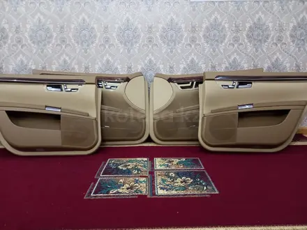 Дверные карты обшивки дверей на мерседес w221. за 150 000 тг. в Шымкент