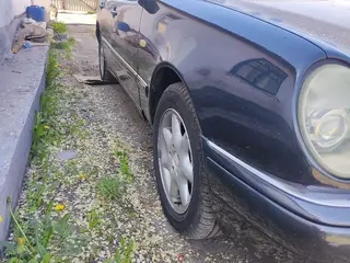 Mercedes-Benz E 280