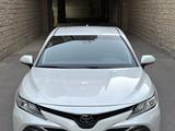 Toyota Camry 2019 года за 15 200 000 тг. в Шымкент – фото 2