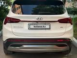 Hyundai Santa Fe 2022 года за 15 000 000 тг. в Усть-Каменогорск – фото 2