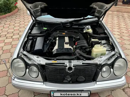 Mercedes-Benz E 320 1997 года за 6 700 000 тг. в Алматы – фото 24