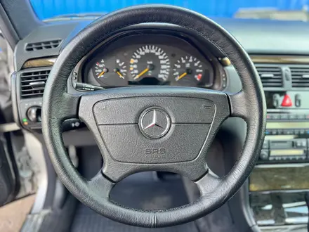 Mercedes-Benz E 320 1997 года за 6 700 000 тг. в Алматы – фото 36