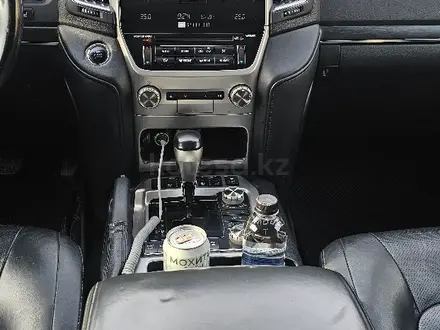 Toyota Land Cruiser 2016 года за 32 500 000 тг. в Караганда – фото 3