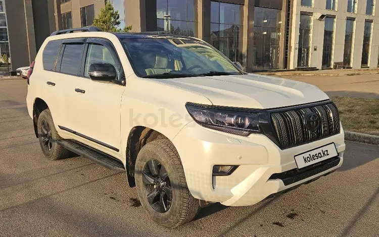 Toyota Land Cruiser Prado 2022 года за 29 300 000 тг. в Астана