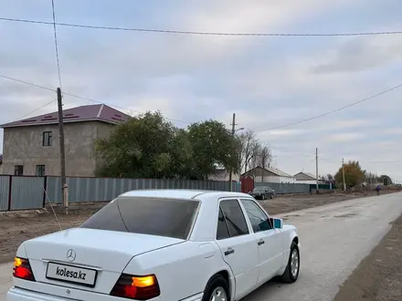 Mercedes-Benz E 260 1990 года за 1 650 000 тг. в Кызылорда – фото 4