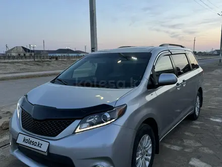 Toyota Sienna 2012 года за 7 800 000 тг. в Атырау – фото 2