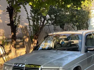 Mercedes-Benz 190