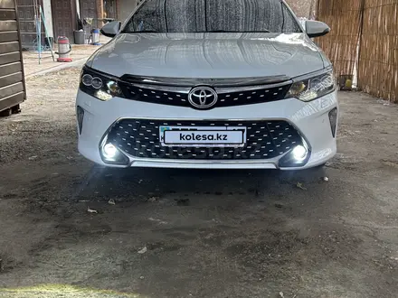 Toyota Camry 2017 года за 12 700 000 тг. в Алматы – фото 6