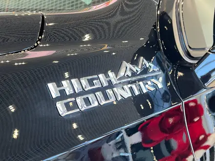 Chevrolet Tahoe High Country 2026 года за 49 990 000 тг. в Костанай – фото 32