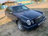 Mercedes-Benz E 230 1997 годаүшін4 500 000 тг. в Семей – фото 3