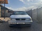 Volkswagen Passat 1996 года за 1 700 000 тг. в Алматы – фото 2