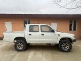 Toyota Hilux 2004 года за 3 200 000 тг. в Актау