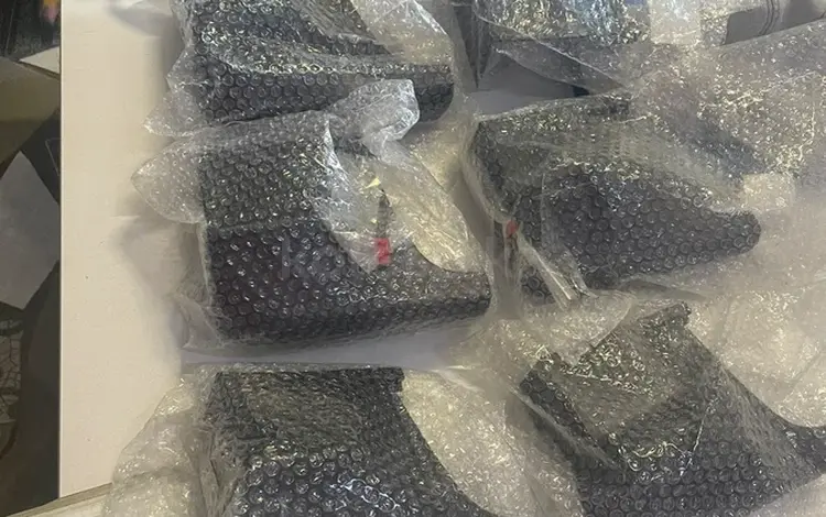 Заглушки в пороги lc 200 за 25 000 тг. в Караганда