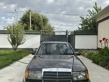 Mercedes-Benz E 220 1993 года за 2 100 000 тг. в Туркестан