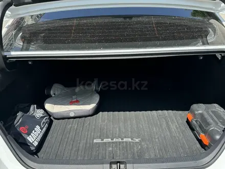 Toyota Camry 2021 года за 13 900 000 тг. в Уральск – фото 16