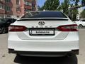Toyota Camry 2021 года за 13 900 000 тг. в Уральск – фото 4