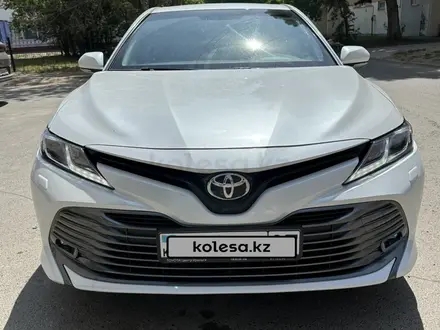 Toyota Camry 2021 года за 13 900 000 тг. в Уральск