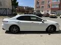 Toyota Camry 2021 года за 13 900 000 тг. в Уральск – фото 5