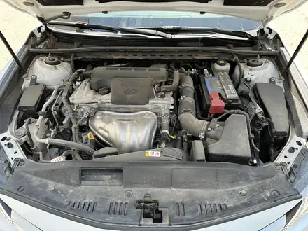 Toyota Camry 2021 года за 13 900 000 тг. в Уральск – фото 7