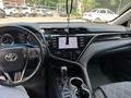 Toyota Camry 2021 года за 13 900 000 тг. в Уральск – фото 8