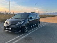 Toyota Sienna 2018 годаfor15 800 000 тг. в Алматы