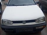 Volkswagen Golf 1993 года за 686 000 тг. в Алматы