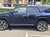 Toyota 4Runner 2015 года за 9 150 000 тг. в Актобе – фото 4