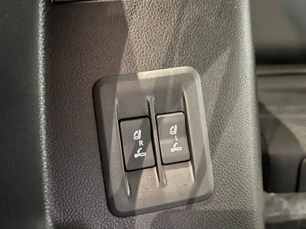 Toyota Land Cruiser Prado Luxe+ 2025 года за 48 957 839 тг. в Алматы – фото 23