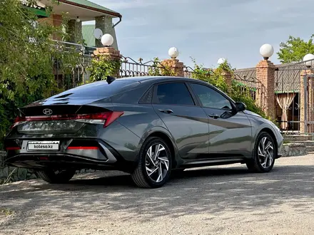 Hyundai Elantra 2024 года за 9 700 000 тг. в Караганда – фото 4