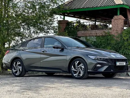 Hyundai Elantra 2024 года за 9 700 000 тг. в Караганда – фото 2