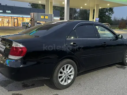 Toyota Camry 2005 года за 4 250 000 тг. в Шымкент – фото 2